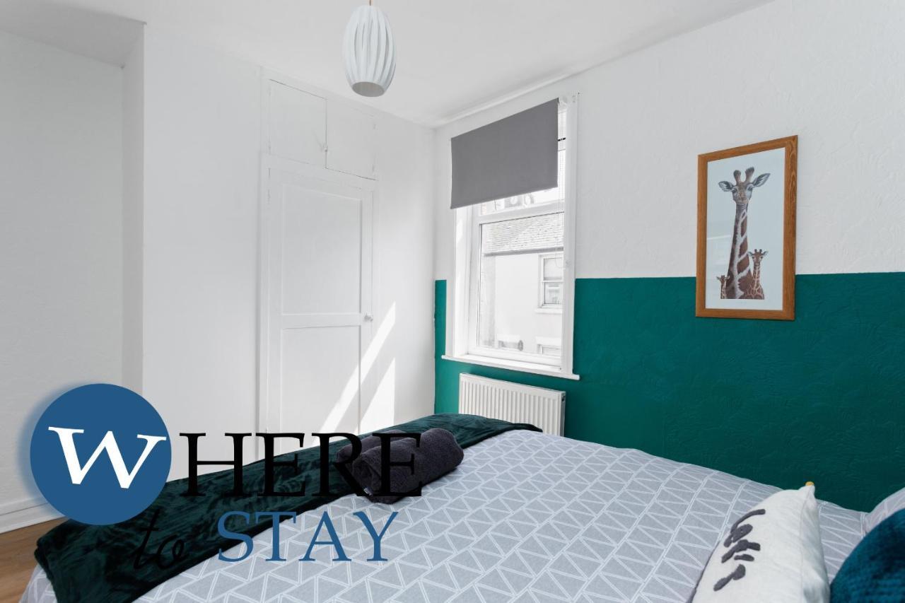 Entire Modern House City Center Barrow-in-Furness Екстер'єр фото